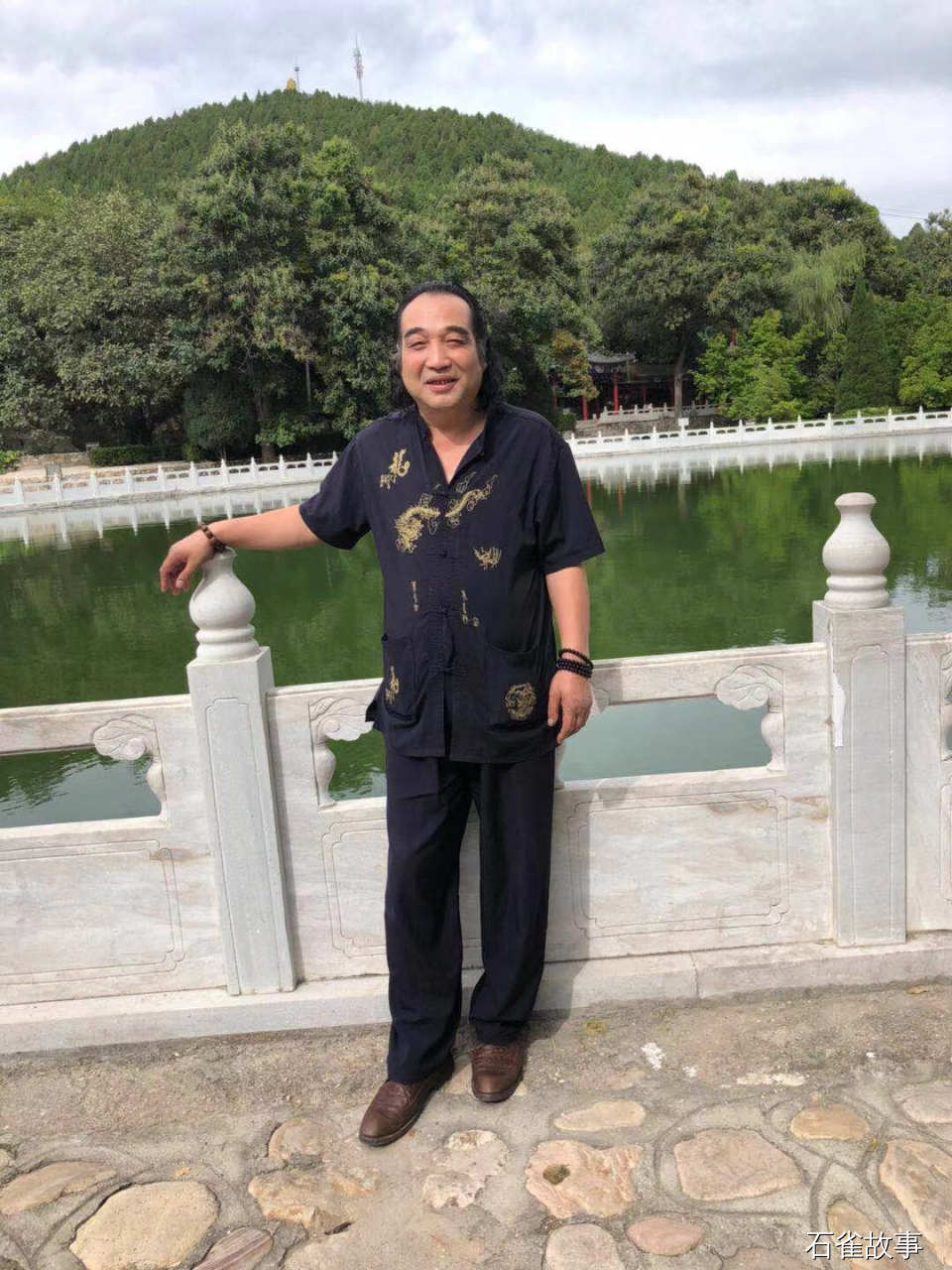 石雀故事