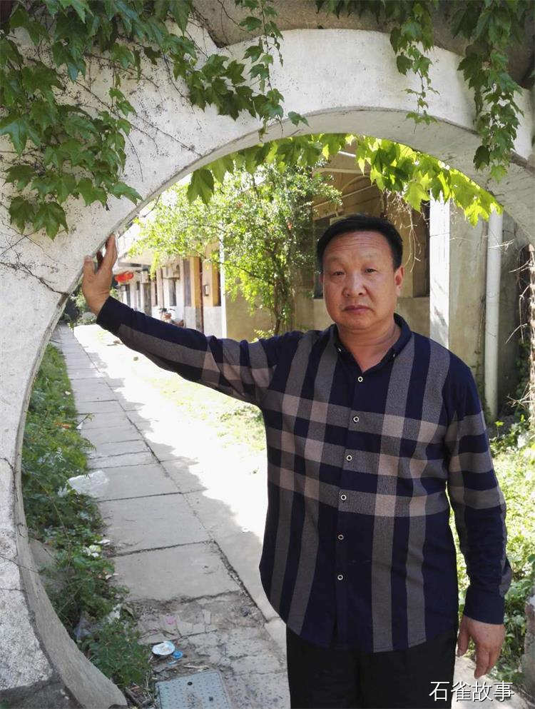 石雀故事
