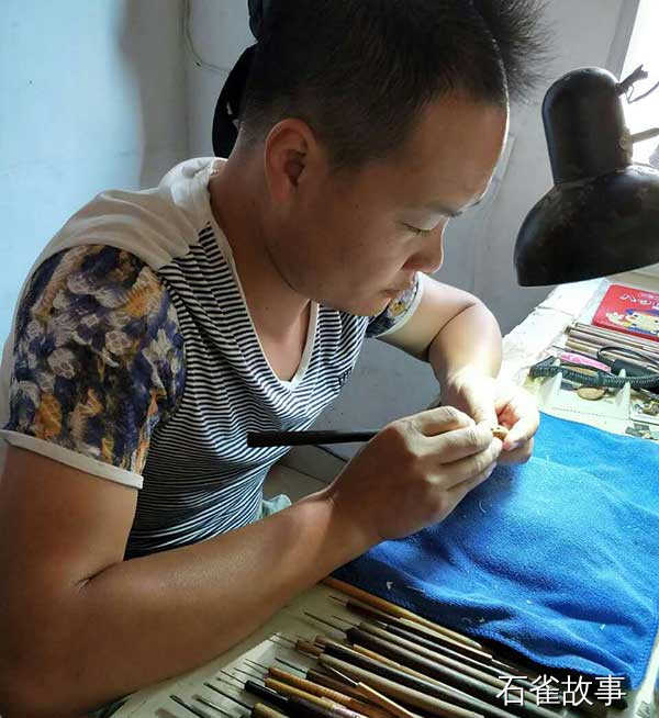 石雀故事